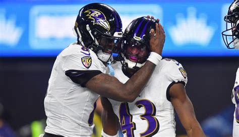 SportsbookWire's NFL Week 14 picks: ML, ATS and O/U.